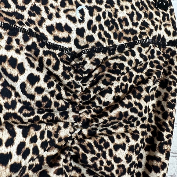 ZYIA Active Leopard Brilliant Scrunchy What Hi Rise Leggings Size 6-8 EUC - Picture 3 of 7